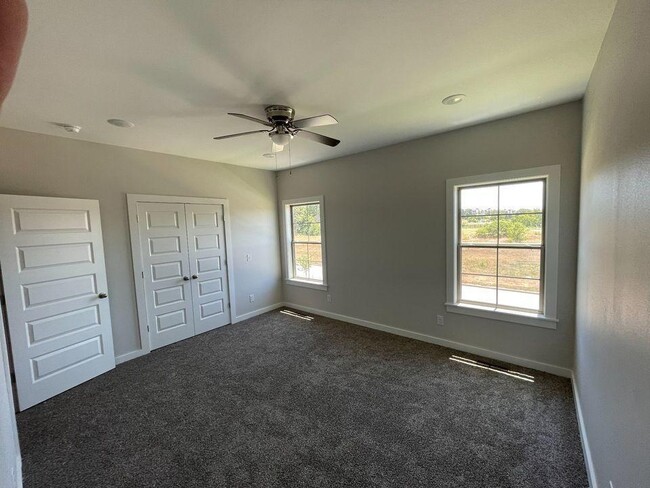 Building Photo - 2705 Vinson Rd