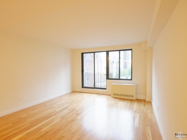 Interior Photo - 151 Lexington Avenue