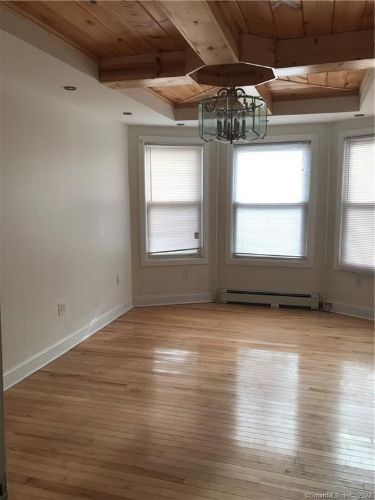 Primary Photo - 100 Sylvan Ave