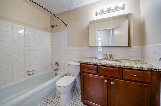 Foto del edificio - Charlton Estates