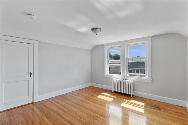 Building Photo - 40 Webster St