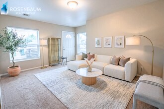 Building Photo - Charming and cozy 2-bedrooms, 2-baths apartment nestled in the heart of Prescott Valley!