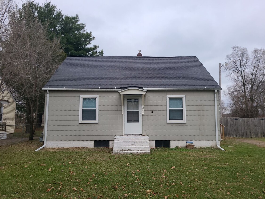 Foto principal - Three Bed One Bath House in Benton Harbor