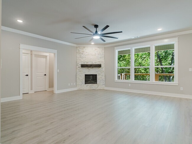 Building Photo - 92 Witherby Dr