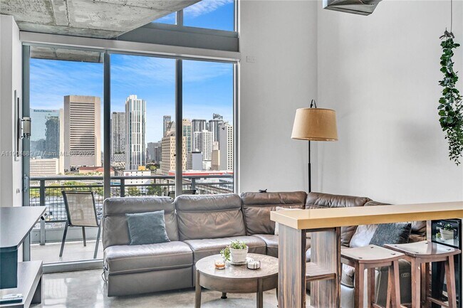 Foto del edificio - 690 SW 1st Ct