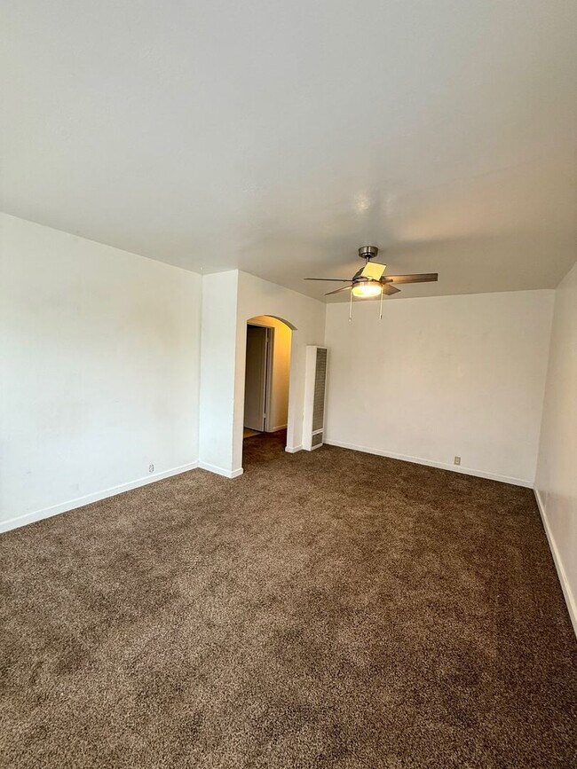 Foto del edificio - Coming Soon!