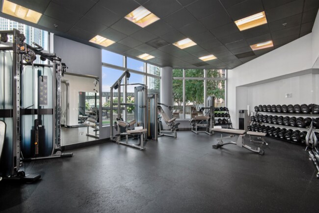 Foto del edificio - 304 N Canal St