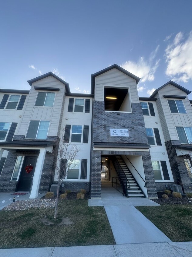 Primary Photo - Beautiful Lehi Condo for rent!