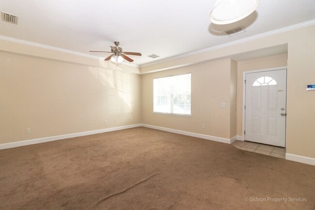 Building Photo - Charming 2 Bedroom 2.5 Bath Townhome in Be...