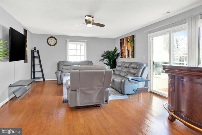 Building Photo - 3001 Antler Ct N