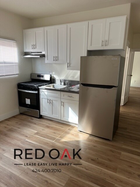 Foto del edificio - Fabulous Three Bedroom with Tons of Natura...