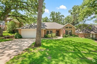 Building Photo - 2141 Aspenwood Dr N