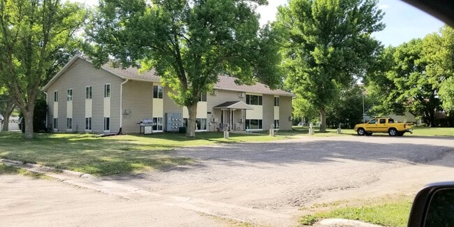 Building Photo - 508 N Dugan St N