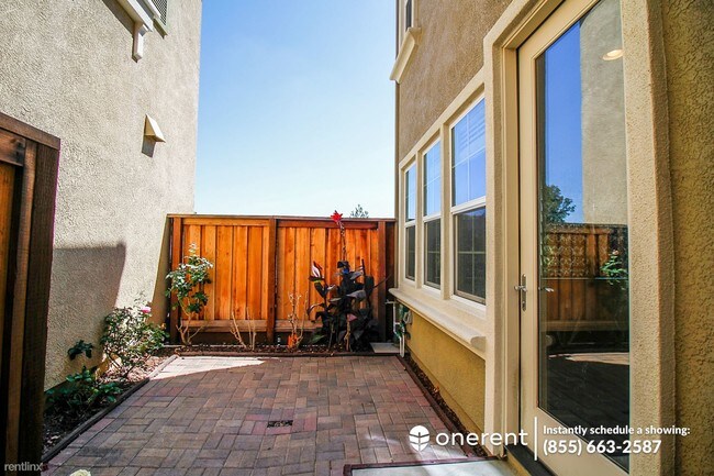 Foto del edificio - 53 Country Club Dr