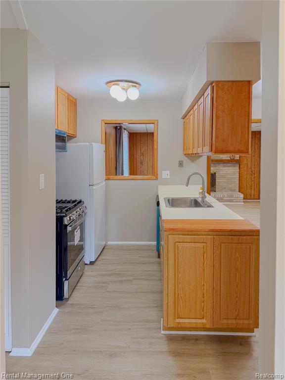 Foto del edificio - 34381 Rosslyn St