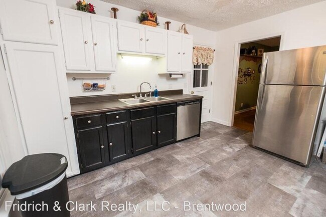 Building Photo - 3 br, 2 bath House - 413 Poplar Place