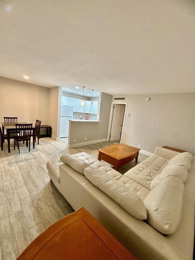 Building Photo - 201 Inlet Way