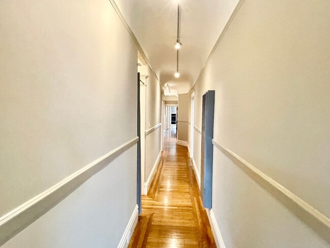 Photo - Lower Pacific Heights 2BR/2BA Condo With Bonus Room! Deck! Yard! Garage!  PROGRESSIVE