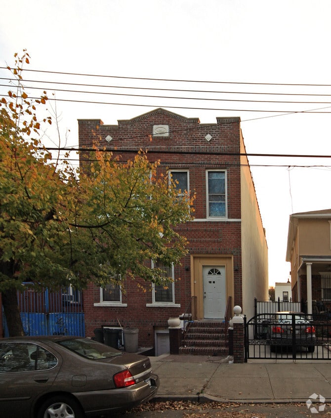 Building Photo - 105-25 75th St