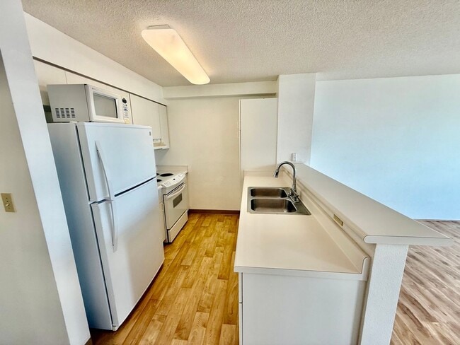 Foto del edificio - 1BD/1BA/1 Covered Parking