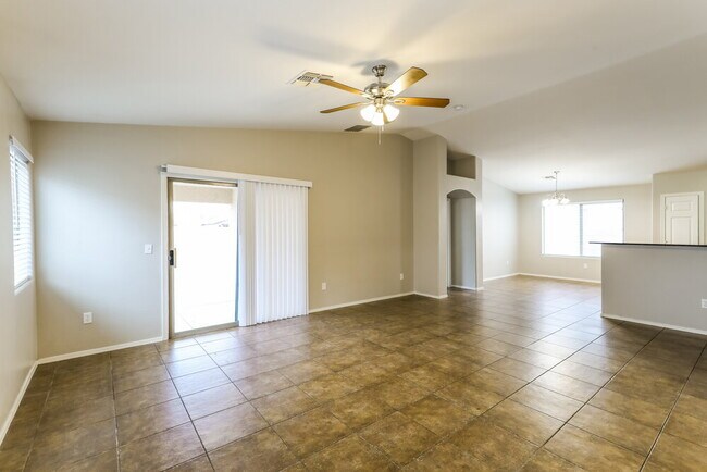 Foto del edificio - 7103 S Providence Dr