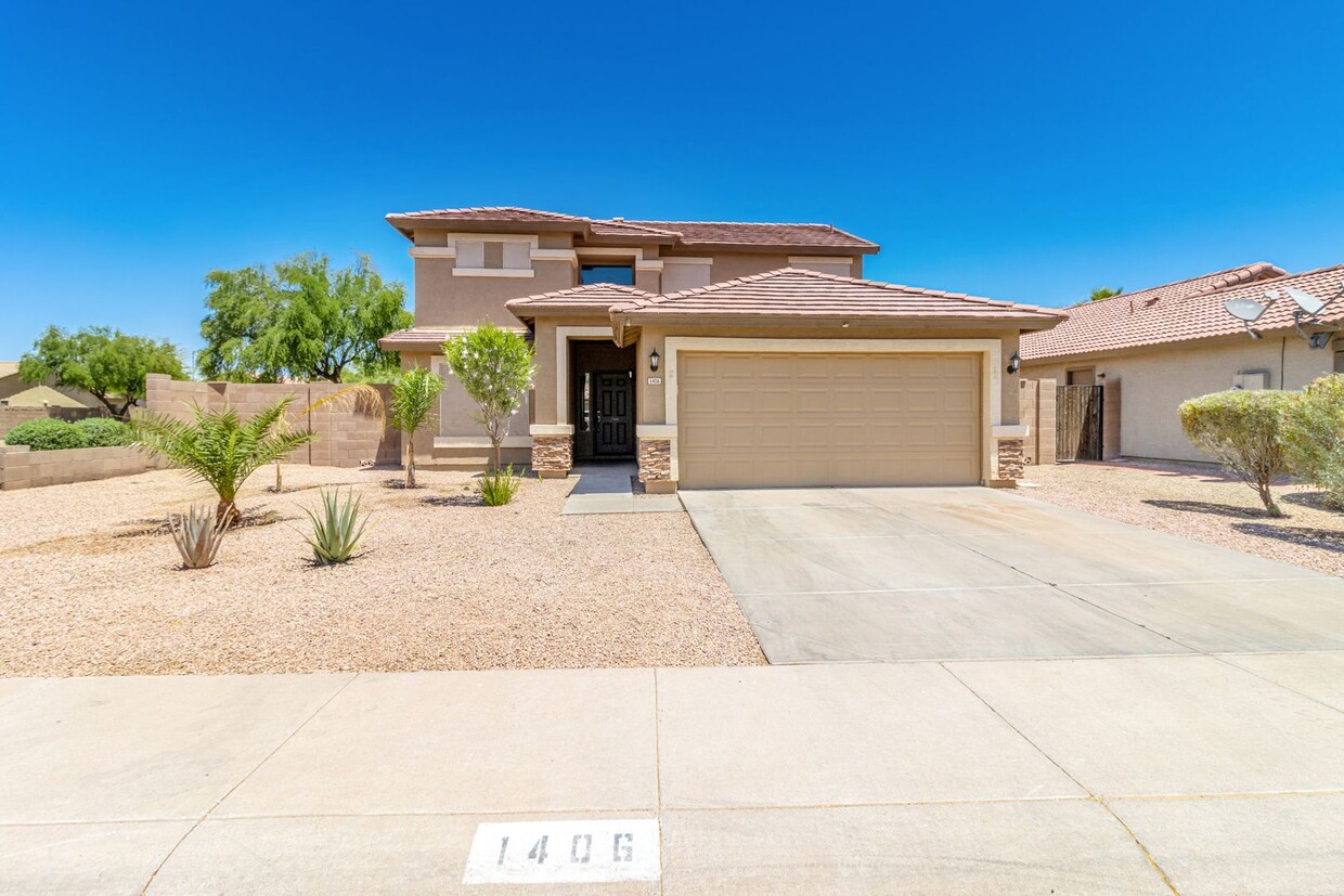 Primary Photo - Entertainers home in Acacia Landing!