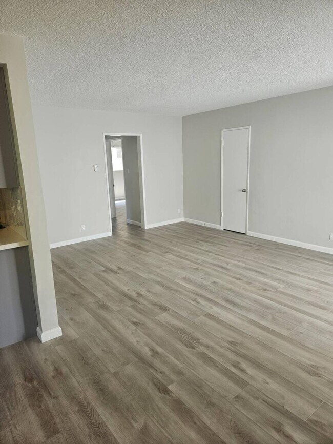 Foto del edificio - 1.0 bedroom in West Hollywood California 9...