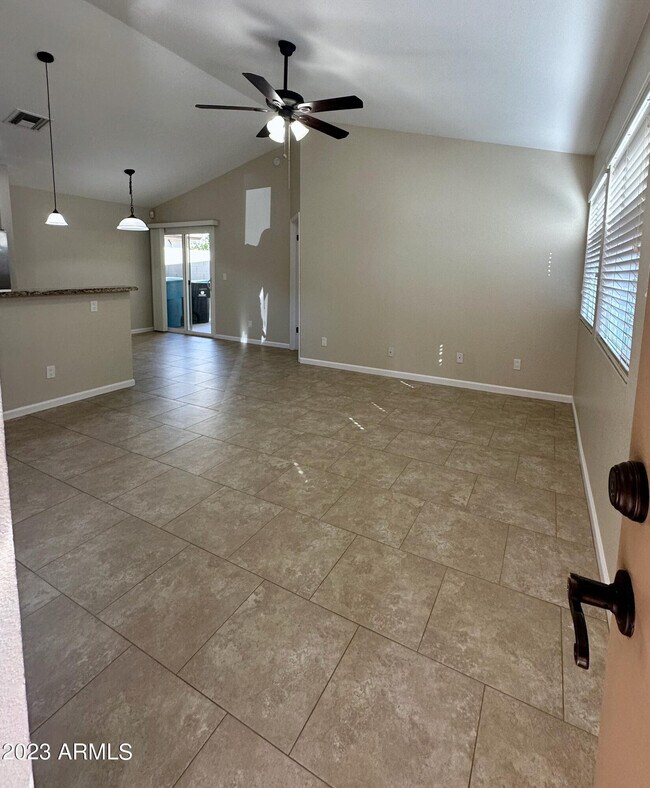 Foto del edificio - 3102 East Michigan Ave