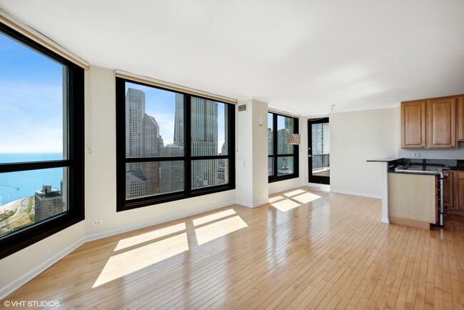 Foto del edificio - 1030 N State St