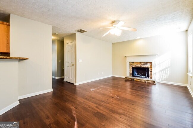 Foto del edificio - 3819 Bay Cove Tr SE