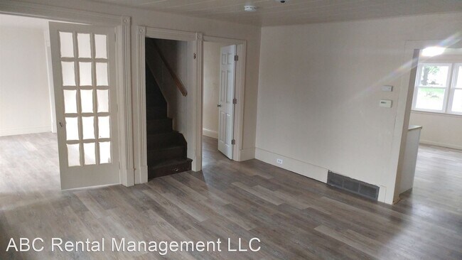 Building Photo - 4 br, 1.5 bath House - 1472 Grand Ave