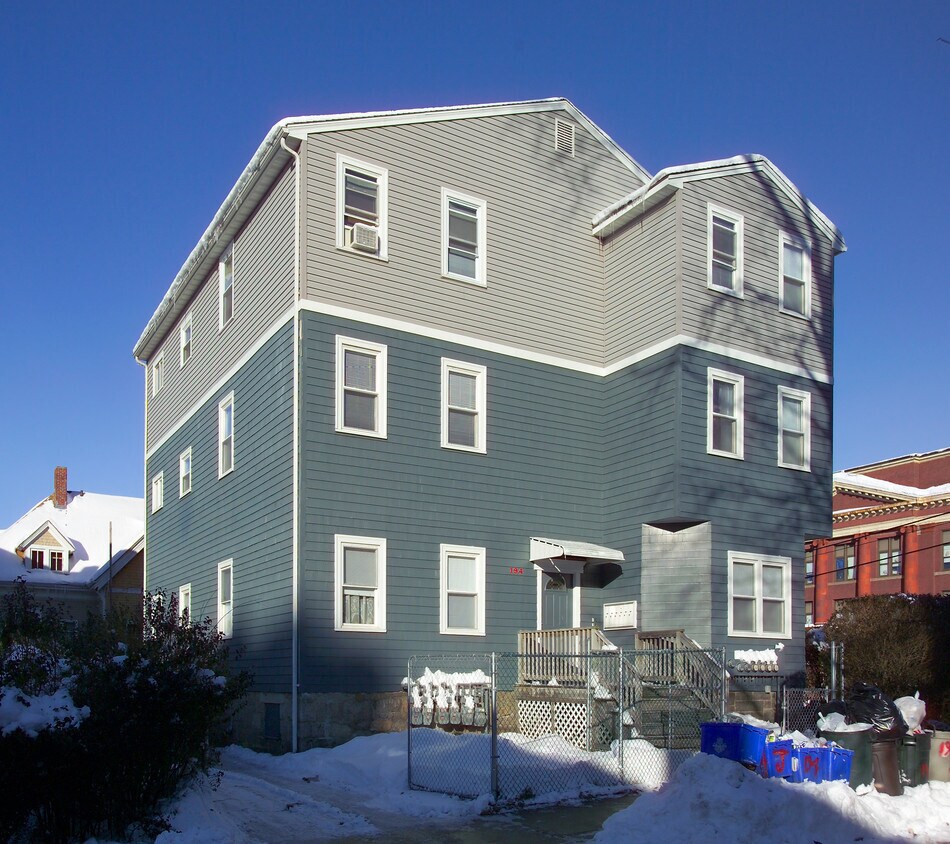 Primary Photo - 194 June St
