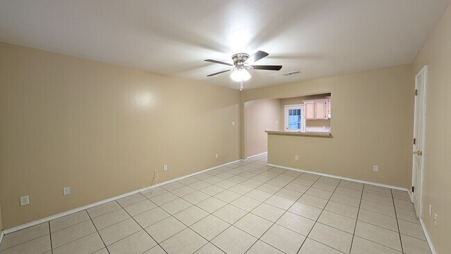 Foto del edificio - 301 E New Hampshire St