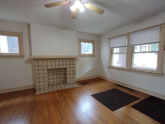 Building Photo - mor1008