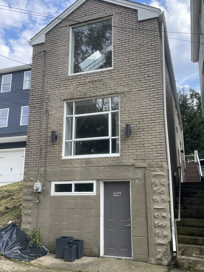 Modern open concept home - 227 Wilbert St