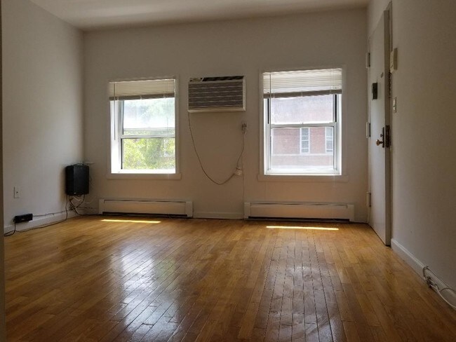 Building Photo - 5-39 51st Avenue