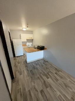 Building Photo - Large Studio Apartment With Secured parkin...