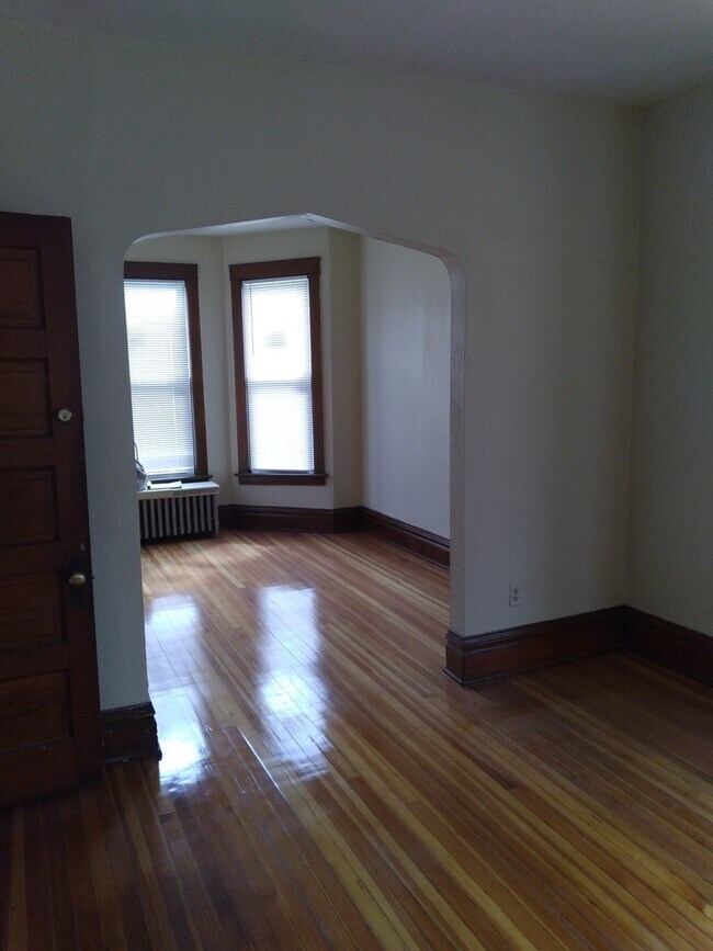 Building Photo - 11118 S Edbrooke Ave