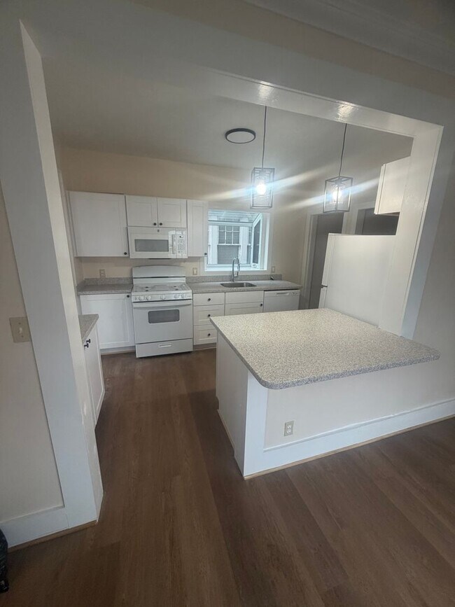 Foto del edificio - Remodeled West Side 3 Bedroom House