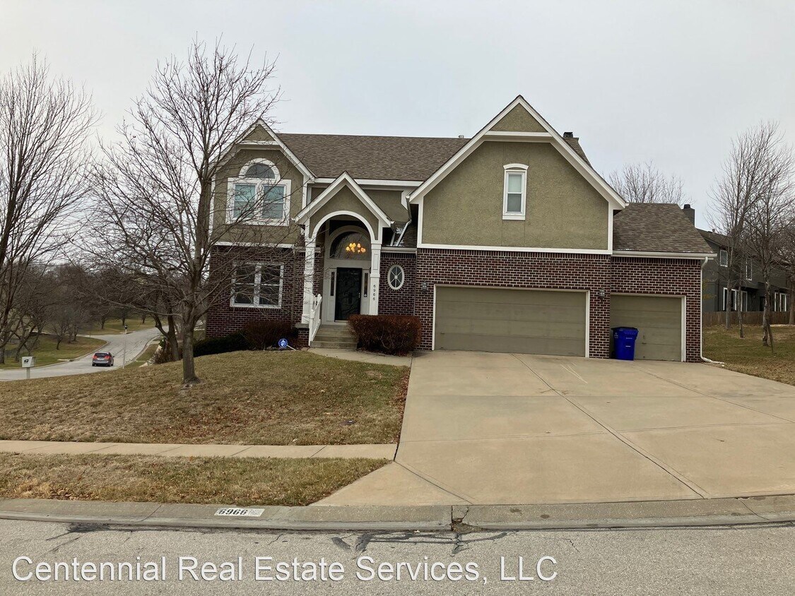 4 br, 4 bath House 6966 Greenwood St House Rental in Shawnee, KS
