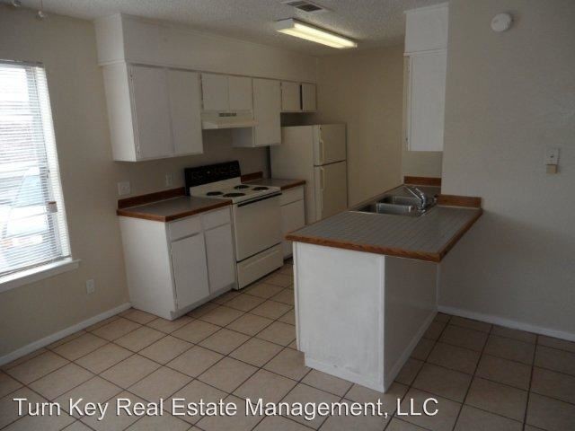 Building Photo - 3200 Matthews Dr