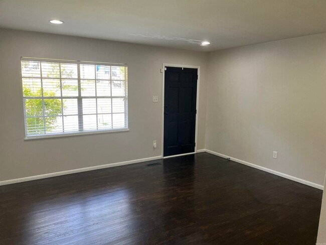 Foto del edificio - 68 White Oak Ln