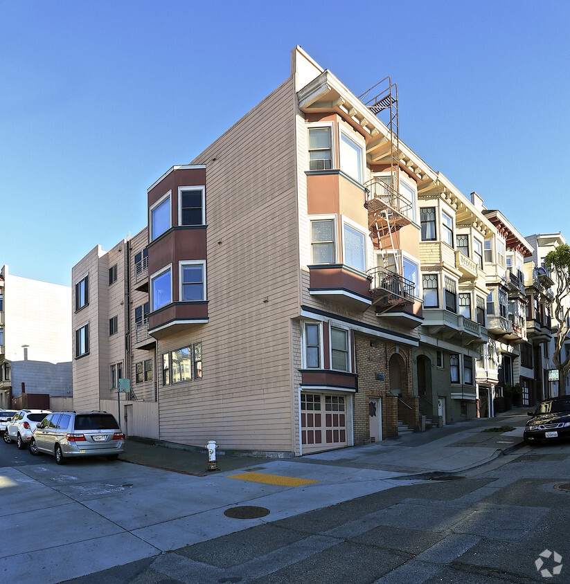 Building Photo - 1642 Hyde St