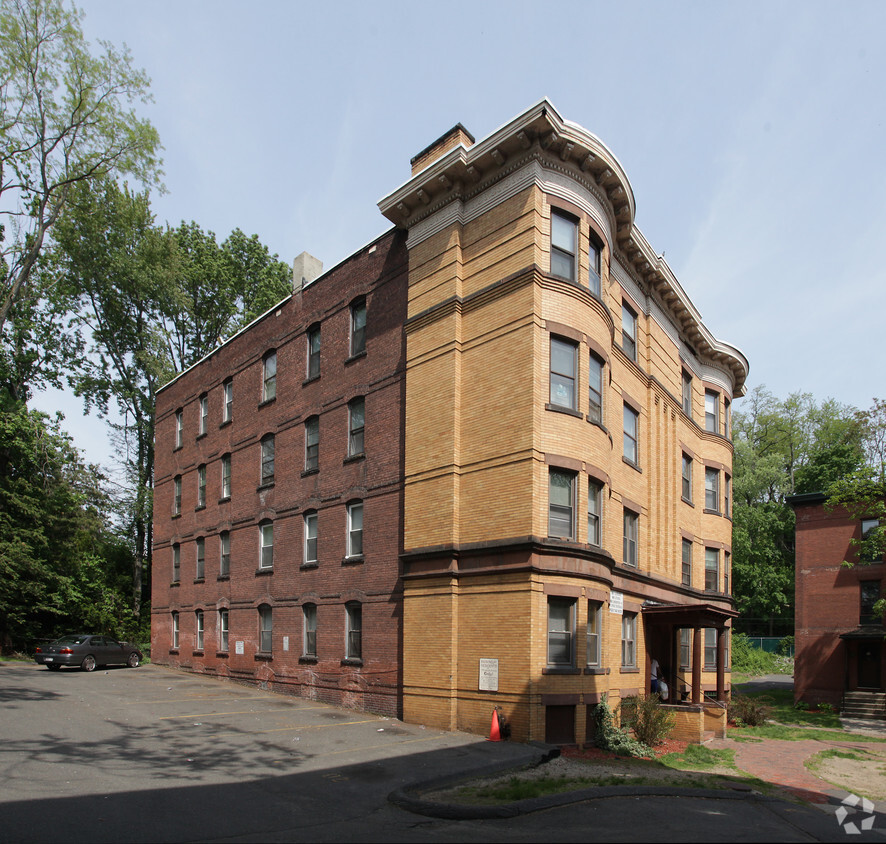 75 Avon Pl, Springfield, MA 01105 Apartments in Springfield, MA