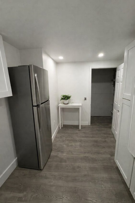 Building Photo - 136 E 6th Ave