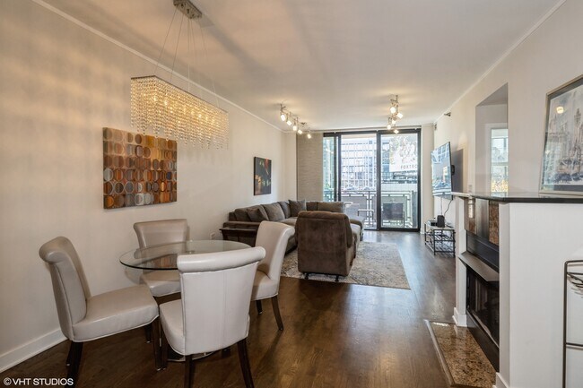 Foto del edificio - 744 N Clark St