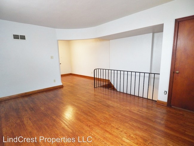Building Photo - 4637 Jamieson Ave