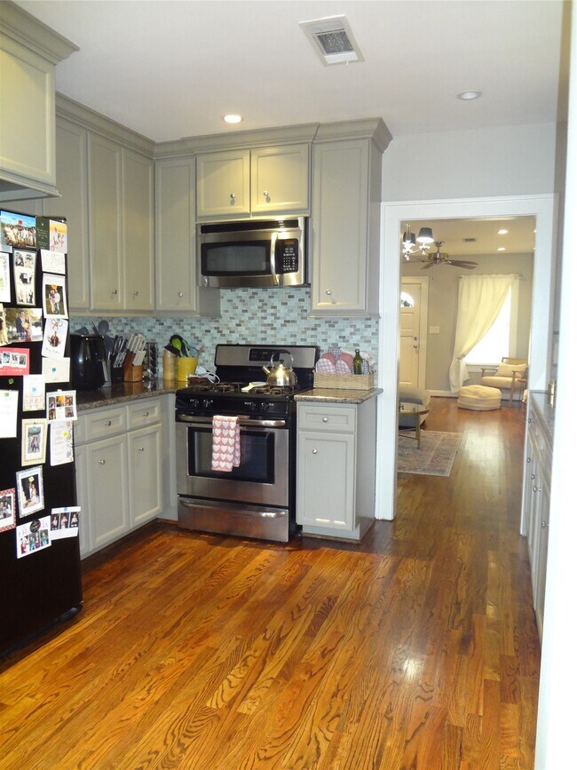 Foto del edificio - 307 E 28th St