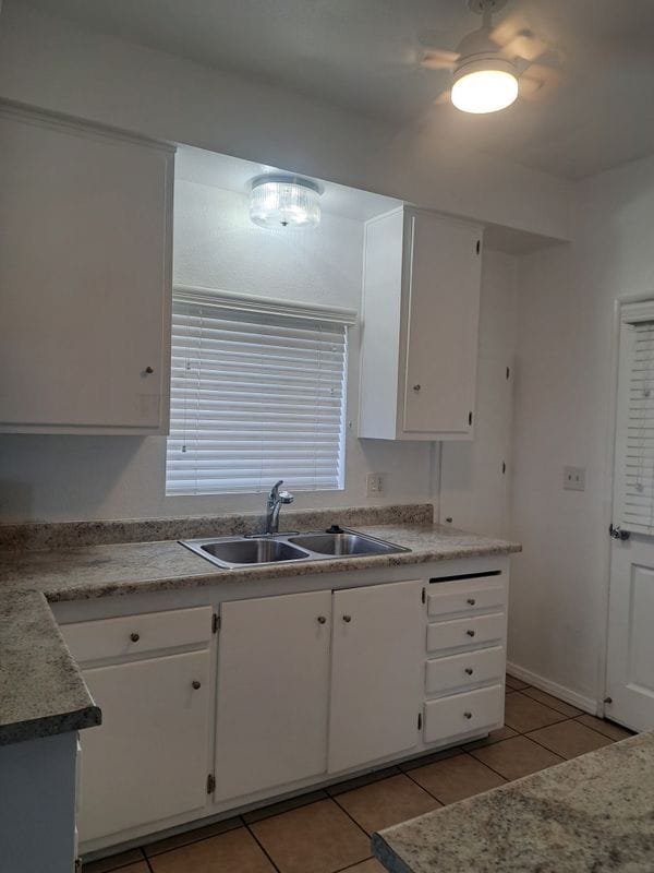 Building Photo - 666 W 3rd St