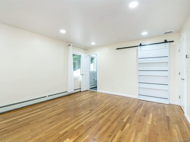 Building Photo - 57 Sandy Hollow Rd
